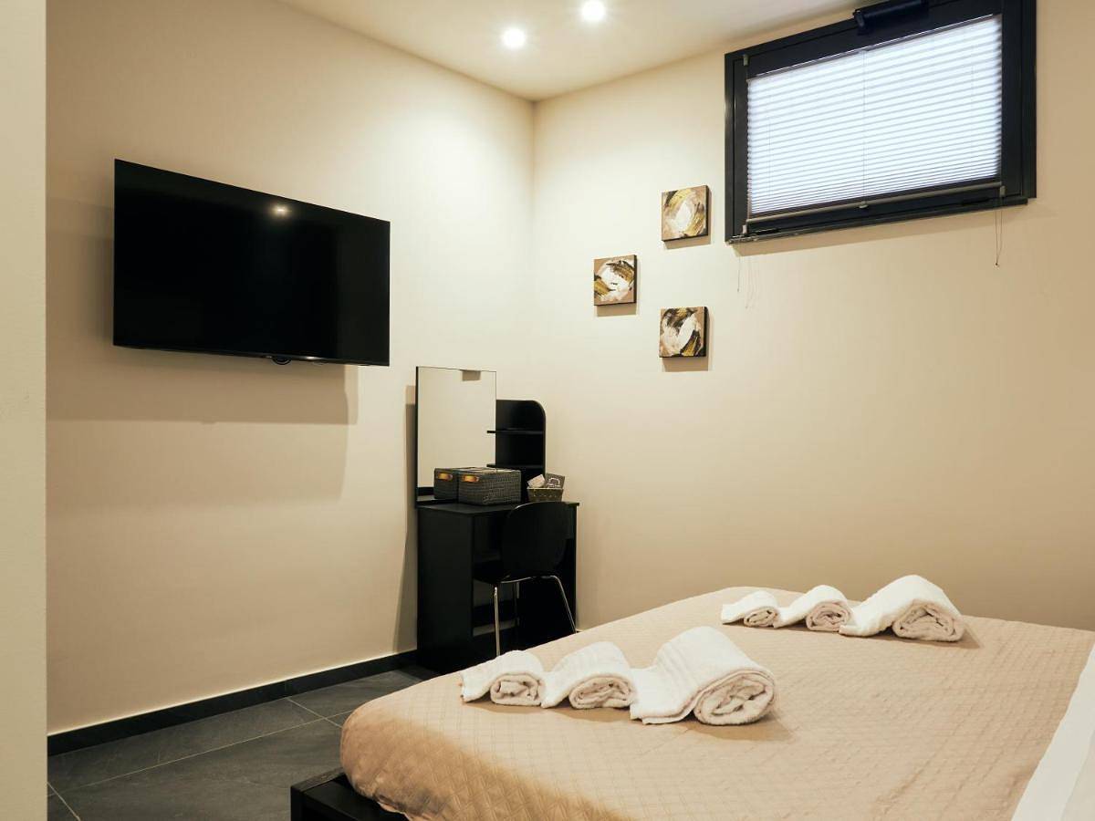 Double Room with Private Bathroom in Carini, Provincia di Palermo