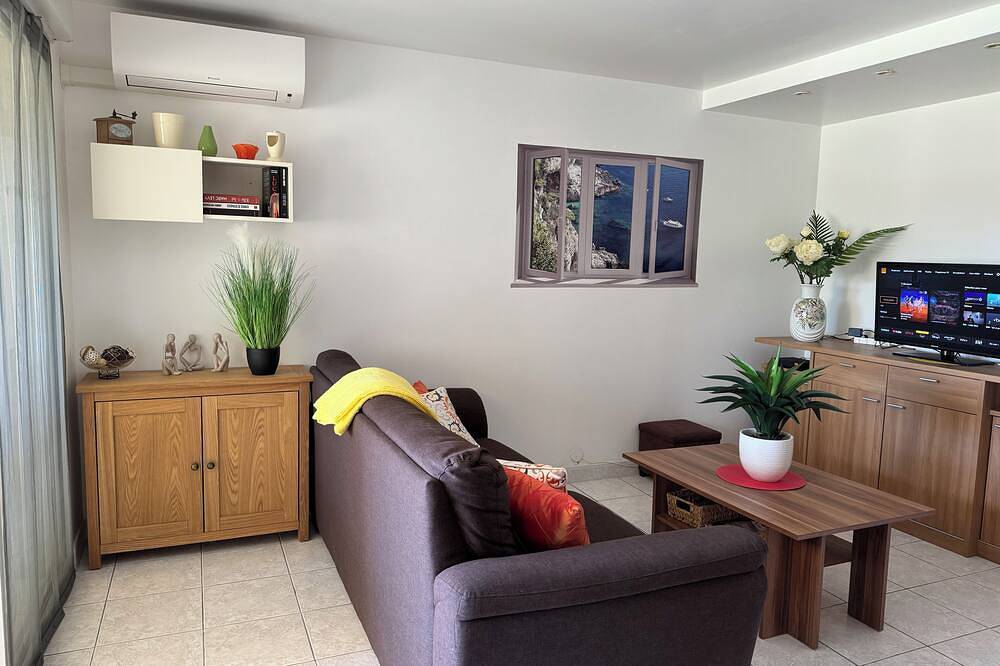 Entire apartment, 2 Bedroom Apartment in Santa-Lucia-di-Moriani in Santa-Lucia-di-Moriani, Corte region