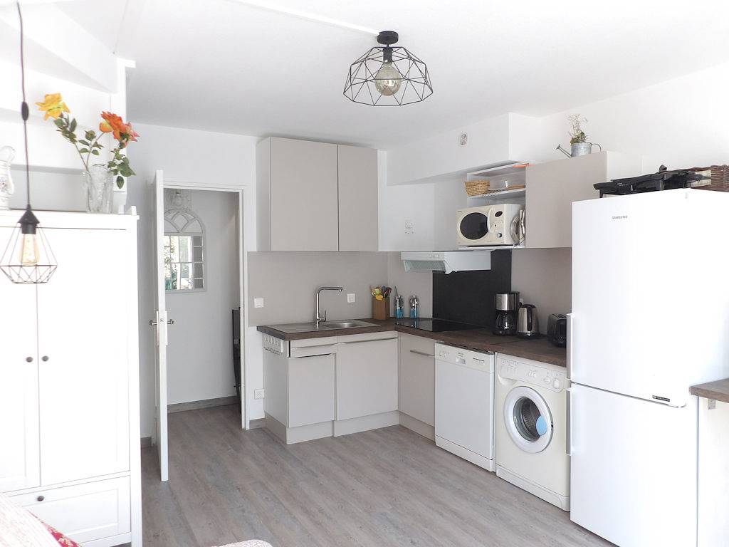 Mazet 3 chambres 6 couchages terrasse à 200m de la plage, Var in La Londe-les-Maures, Région de Toulon