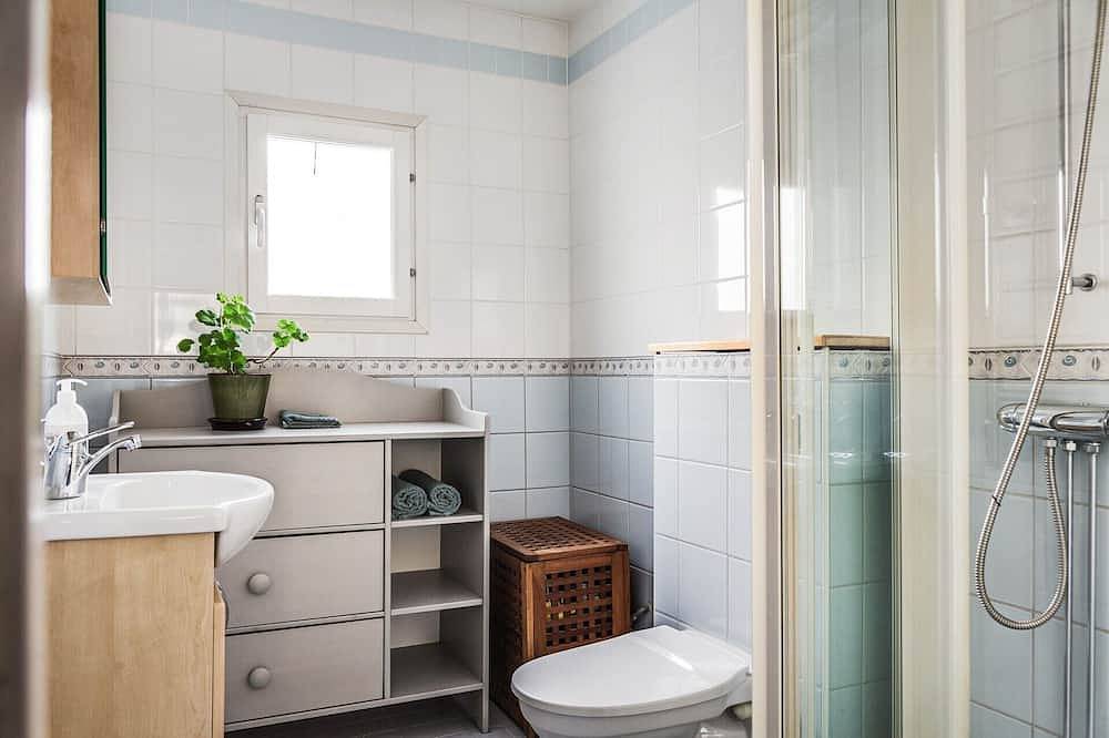 Ganze Wohnung, Retro Retreat with Modern Comforts in Schwedische Ostsee