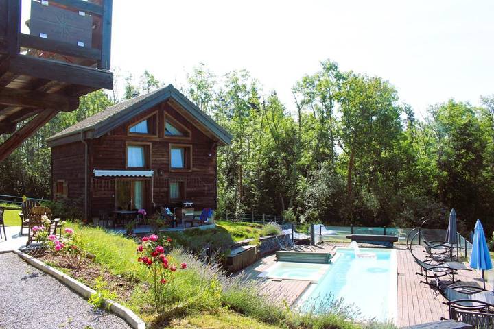 Maison d’hôte pour 10 personnes, avec Balcon et Terrasse ainsi que Jacuzzi et Jardin à Saint-Pierre-en-Faucigny