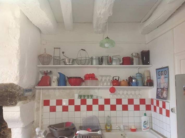 Gîte pour 6 personnes, avec jardin ainsi que piscine et terrasse à Saint-Martin-des-Combes - 4