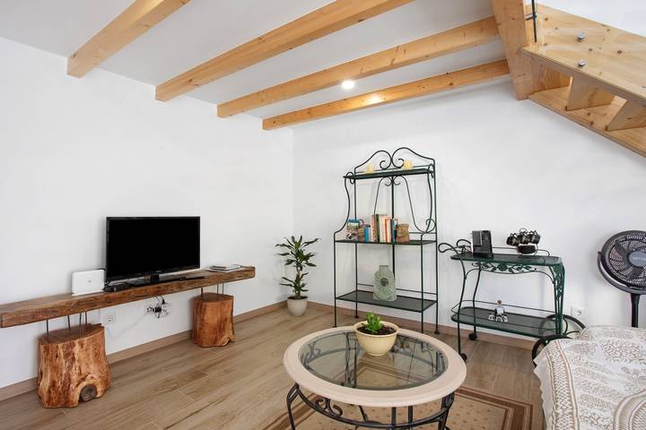 Apartamento 'Zeca Holidays Atalaia Mezanine' con Balcón y Wi-Fi in Atalaia, Distrito de Lisboa