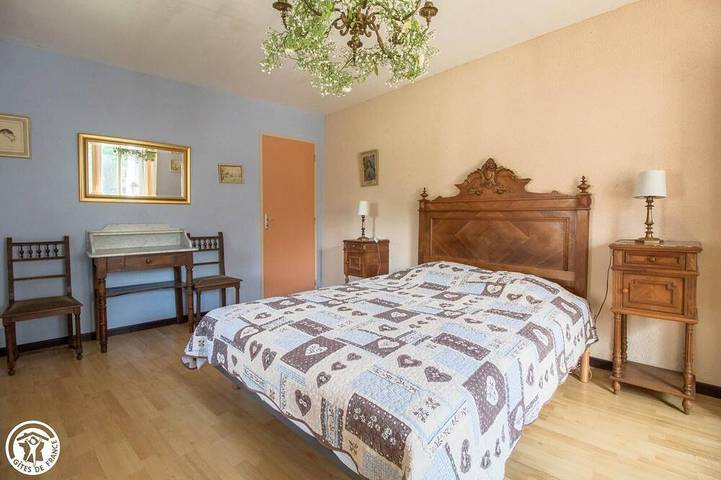 Location de vacances pour 8 personnes, avec balcon et jardin, animaux acceptés à Saint-Gervais-d'Auvergne - 3