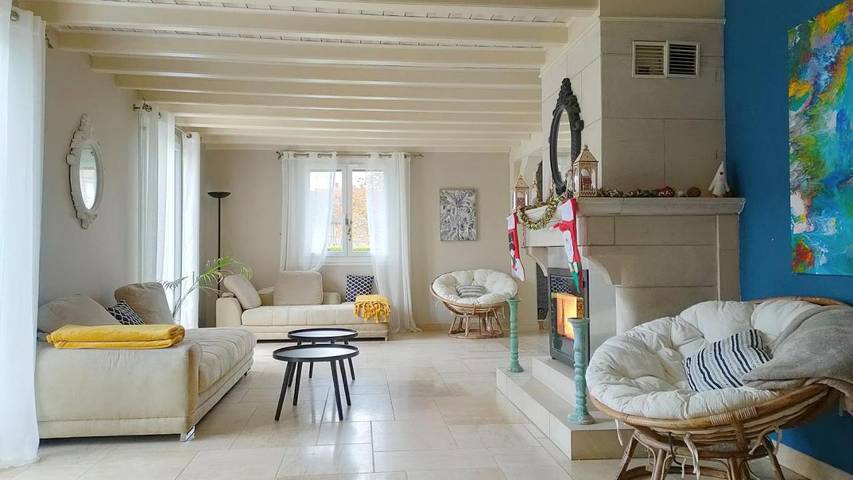 Location de vacances pour 8 personnes, avec piscine ainsi que jardin et vue à Géraudot - 2