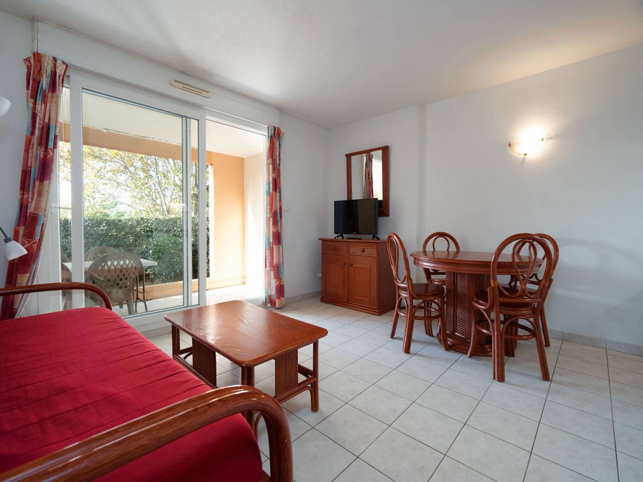Ganze Wohnung, Sonnendurchfluteter Küstenkomfort in Cap d'Agde, Agde