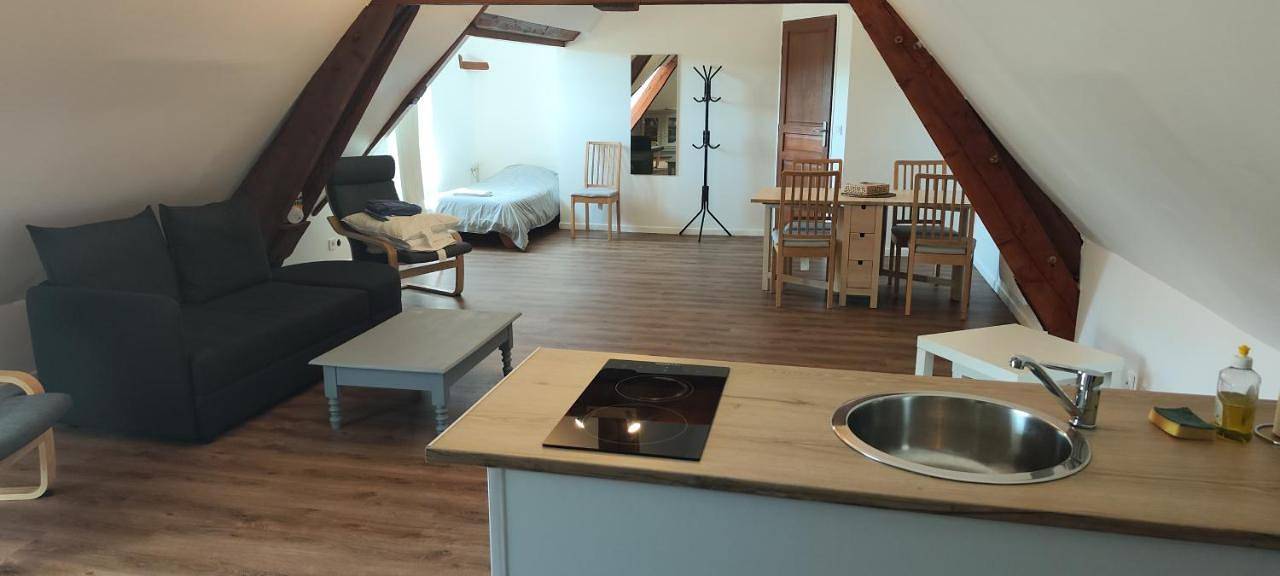 Six-Bedroom House in Sylvains-les-Moulins, Région d'Évreux