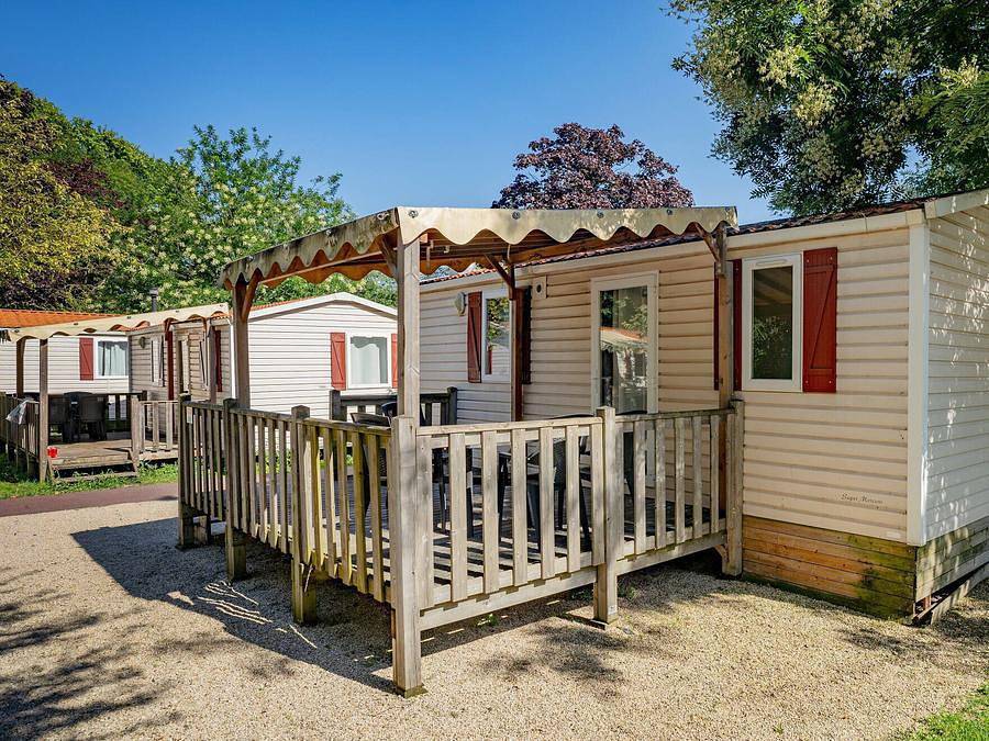 Camping La Falaise Narbonne Plage - Mobilhome 6 personnes - Mobil-home | Classic | 2 Ch. | 4/6 Pers. | Terrasse surélevée | Clim. in Narbonne Plage, Narbonne