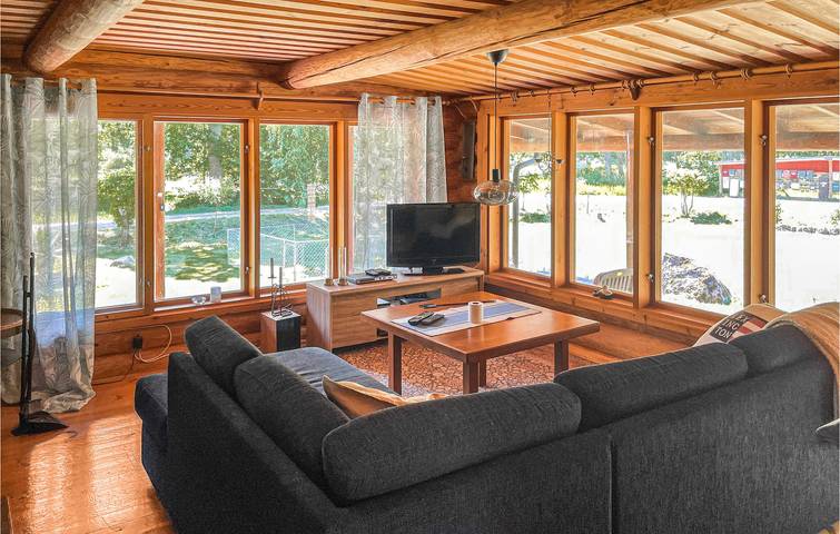 Ferienhaus für 6 Personen mit Garten in Hjälmaren