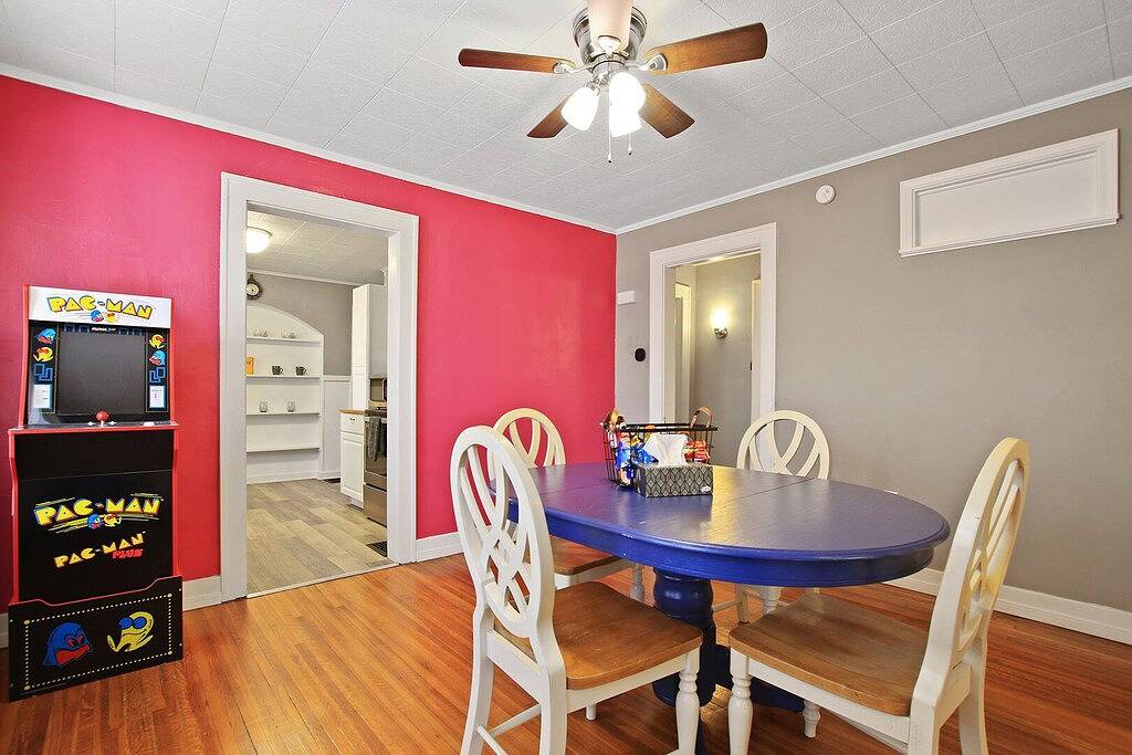 Bohemian Bungalow, Pac-Man, walk downtown! in Columbia (MO), Missouri