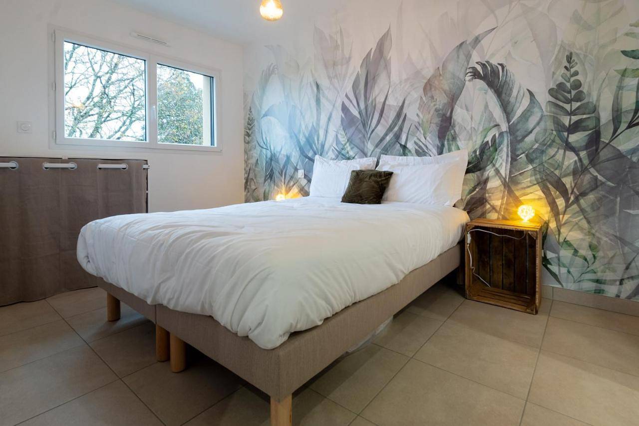 Appartement entier, Apartment with Terrace in La Gacilly, Région de Vannes