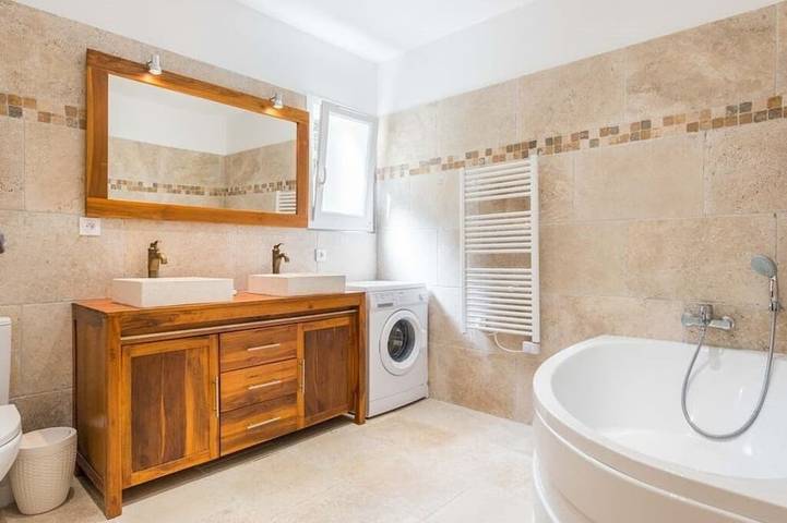 Completely renovated Provençal farmhouse in Manosque, Parque natural regional del Luberon