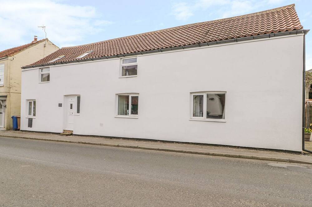 Cottage for 8 People in Bempton, East Riding of Yorkshire
