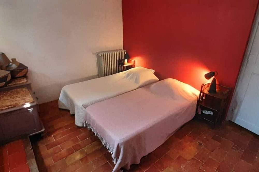 Domaine du Pont vieux - in Villeneuve (Provence), Parc naturel régional du Luberon