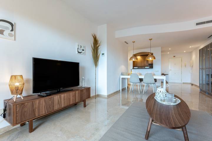 Entire apartment, Apartment 'Elveria Hills' with Sea View, Wi-Fi and Air Conditioning in Elviria, Marbella