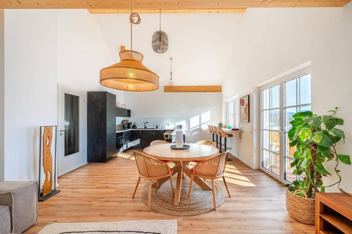 Ferienwohnung für 8 Personen, mit Ausblick und Garten sowie Seeblick in Das Blaue Land - 2