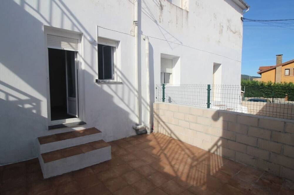 Entire apartment, Apto con 2 dormitorios en Ajo - El Faro 12008 in Bareyo, Cantabrian Coast