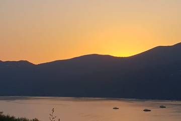 Location de vacances pour 5 personnes, avec jardin ainsi que terrasse et piscine à Serra-di-Ferro