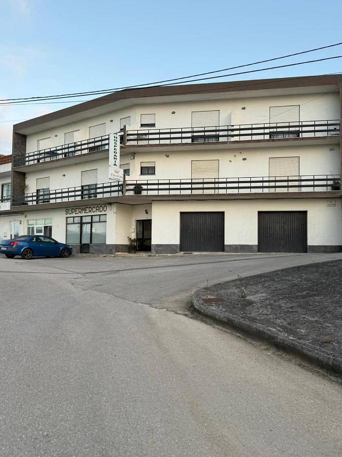 Single Room with Shared Bathroom in Atouguia da Baleia, Leiria District