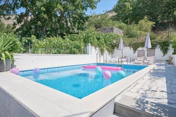 Villa Mit Pool für 4 Personen in Podstrana, Dalmatinisches Festland, Bild 3