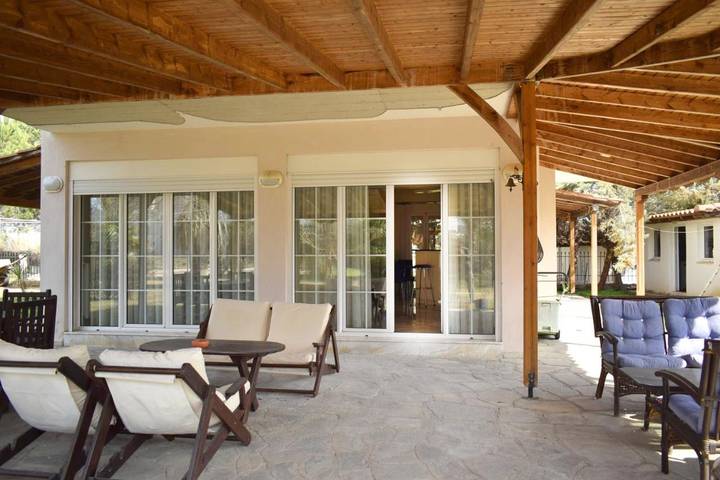 Location de vacances pour 10 personnes, avec vue et jardin, animaux acceptés dans Ormos Panagias - 4