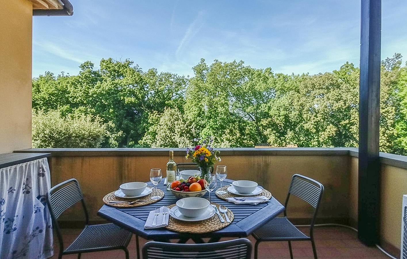 Appartement de vacances entier, Charmant appartement avec piscine et terrasse près du centre-ville de Montescudaio in Montescudaio, Côte des Étrusques
