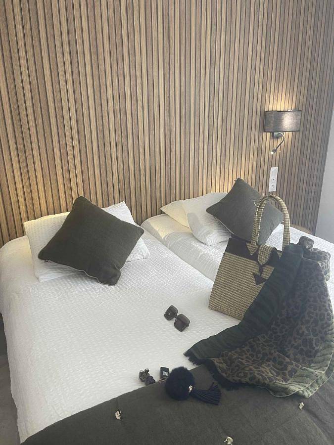 Hôtel pour 2 personnes, avec Terrasse ainsi que Jardin et Piscine à Cabrières-d'Avignon - 3