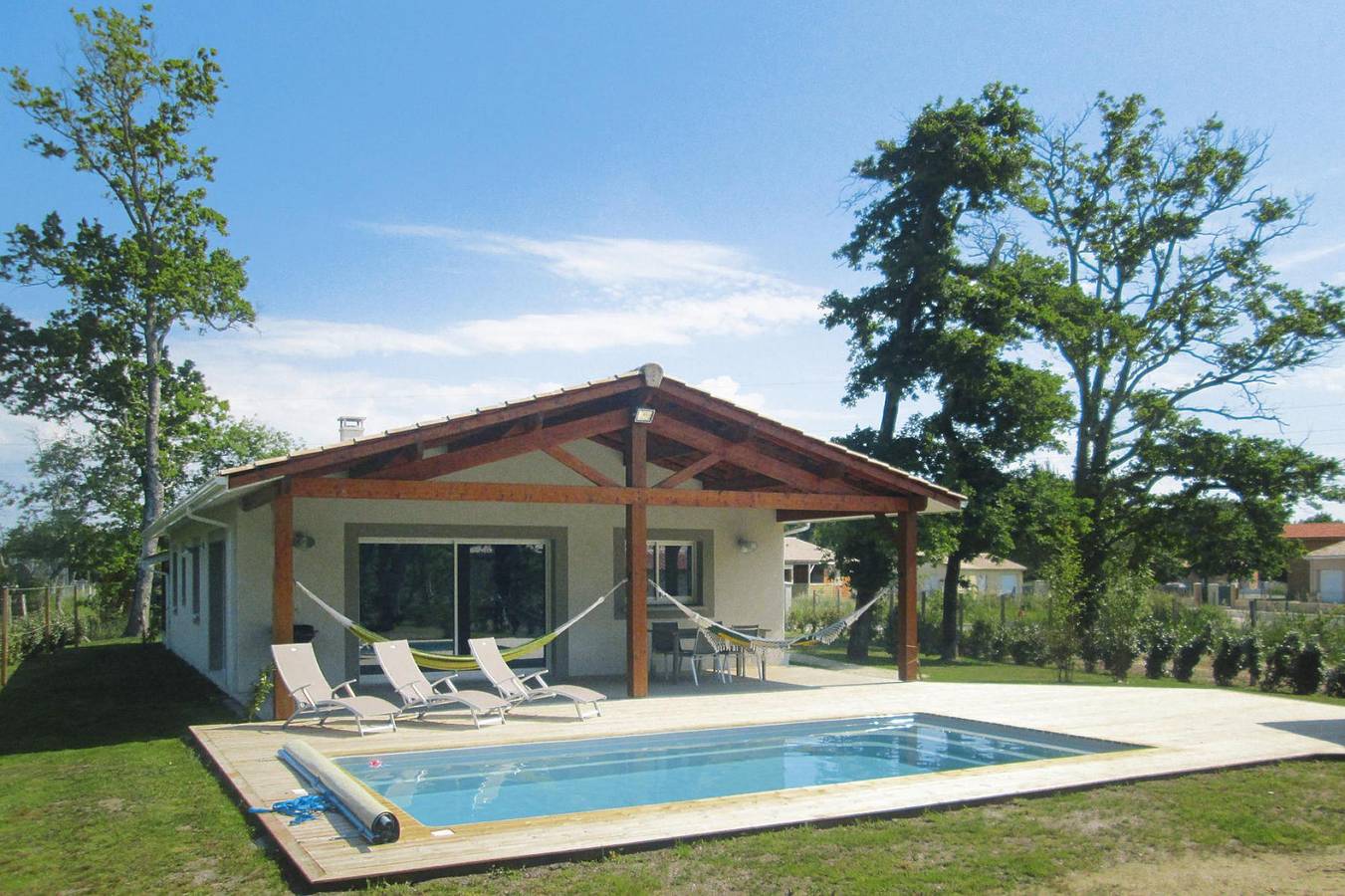 Holiday home in Gironde from £176 per night
