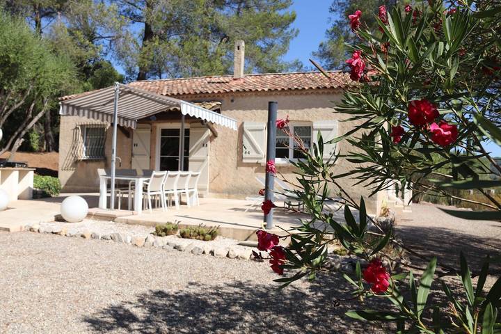 Gîte pour 6 personnes, avec jardin et vue