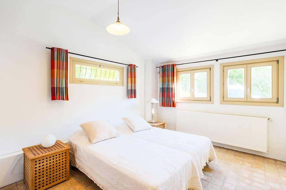 Villa Les Feuillets  Vi4250 by Riviera Holiday Hom in Roquefort-les-Pins, Region de Cannes