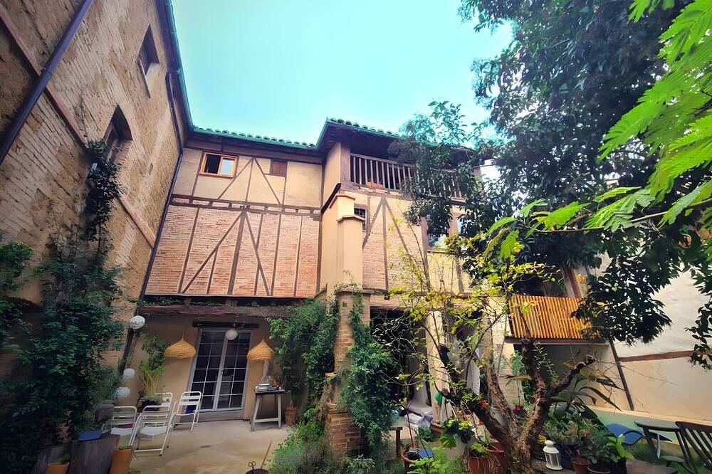 Unique House with Shared Patio, Pool, Wi-Fi and Air Conditioning in Candeleda, Valle del Tiétar