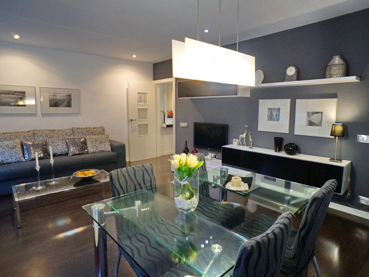 Apartamento de férias inteiro, O apartamento foi restaurada com lindo terraço in Centro Barcelona, Barcelona