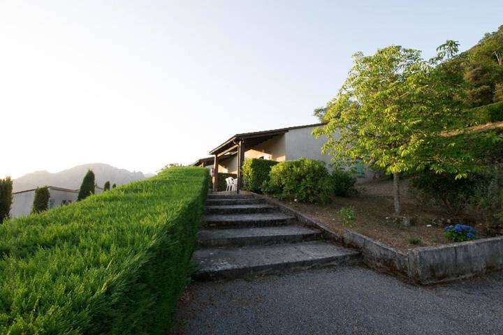 Location de vacances pour 8 personnes, avec jardin et vue, animaux acceptés à Vico - 4