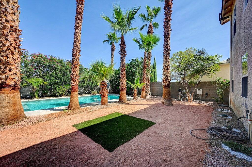 🌟 Experience Tranquility and Luxury in Every Corner! 🌟 in Las Vegas, Red Rock Canyon