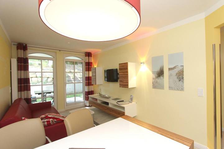 Ferienwohnung für 3 Personen, mit Terrasse und Pool sowie Sauna in Baabe - 4