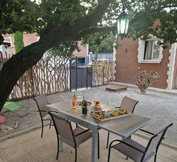 Ferienhaus für 2 Personen, mit Garten in Frankreich