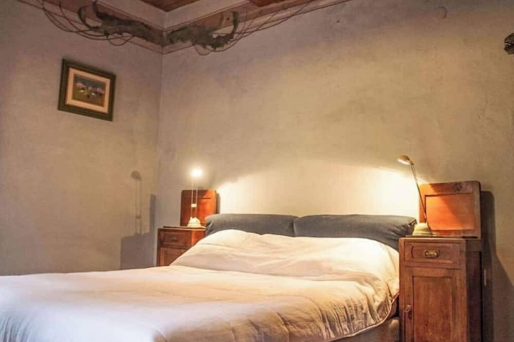 Villa Cesari Tiberi - private pool and frescoes in Marsciano, Provincia de Perugia