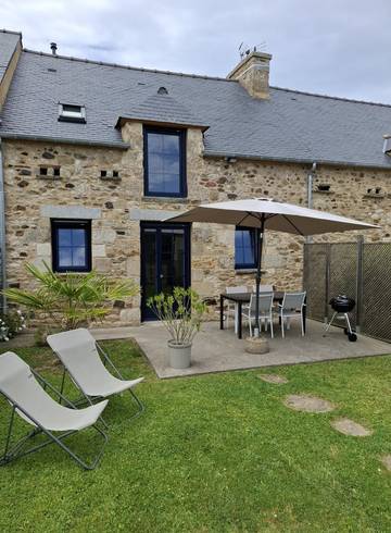 Gîte pour 4 personnes, avec jardin et terrasse à Ploubalay