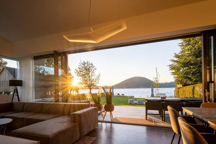 Ferienhaus für 8 Personen, mit Terrasse und Garten sowie Seeblick und Ausblick am Attersee