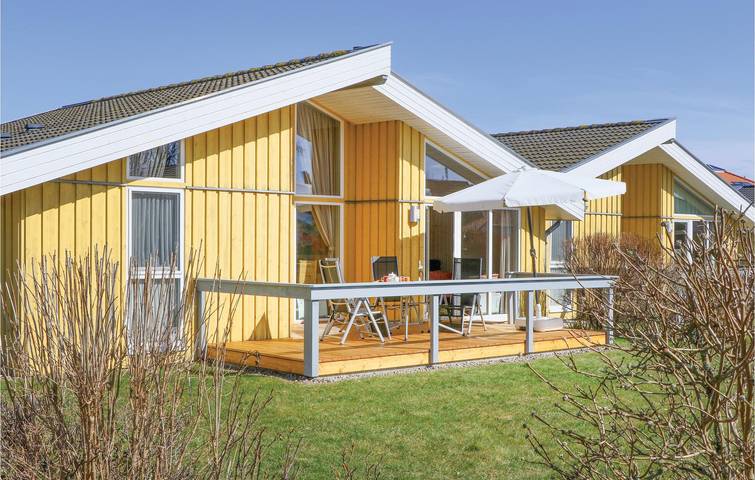 Ferienhaus für 4 Personen, mit Whirlpool und Terrasse sowie Garten und Sauna in Rechlin
