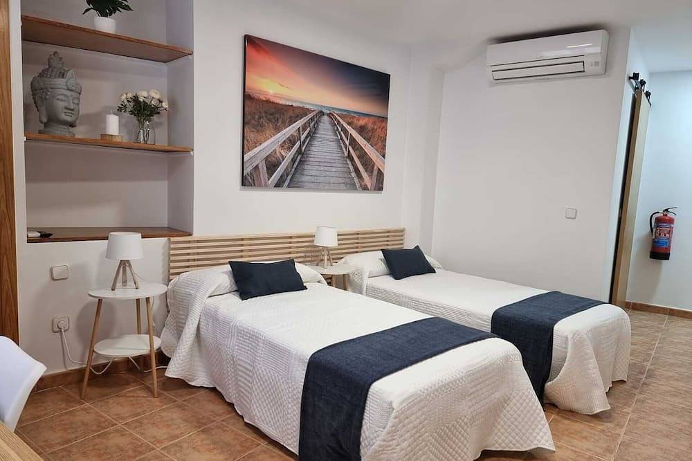 Entire apartment, Estudio Doble con 2 Camas en el Centro Histórico in Alcalá de Henares, Madrid Province