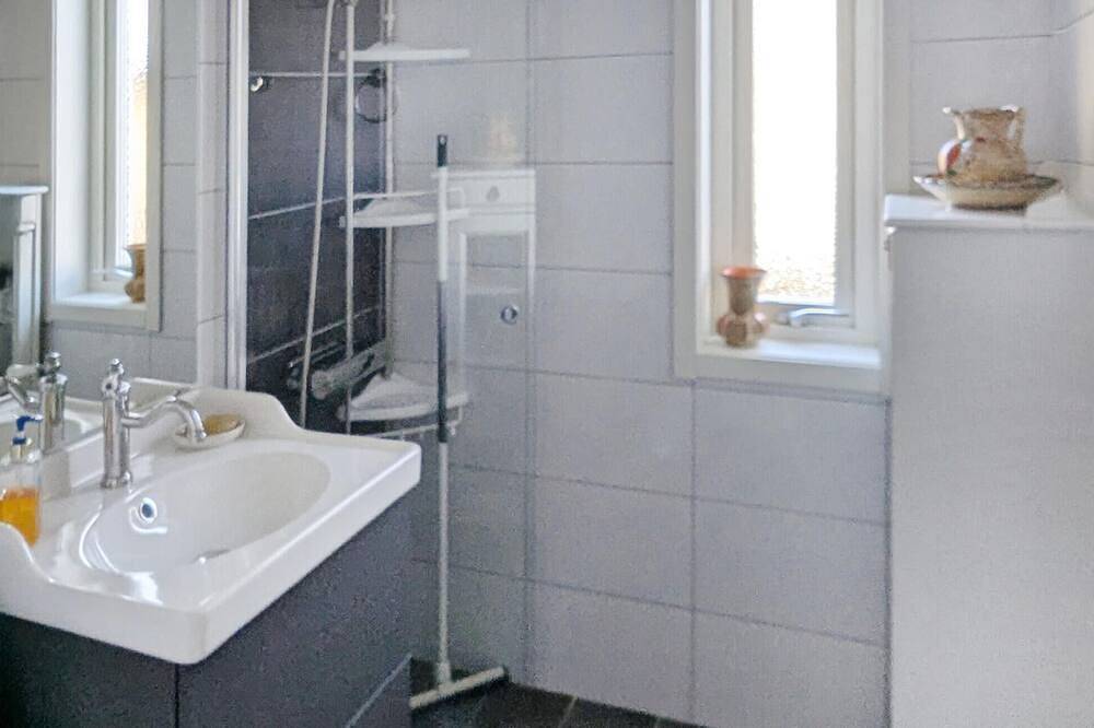Awesome home in Bastuträsk with Wifi in Västerbotten