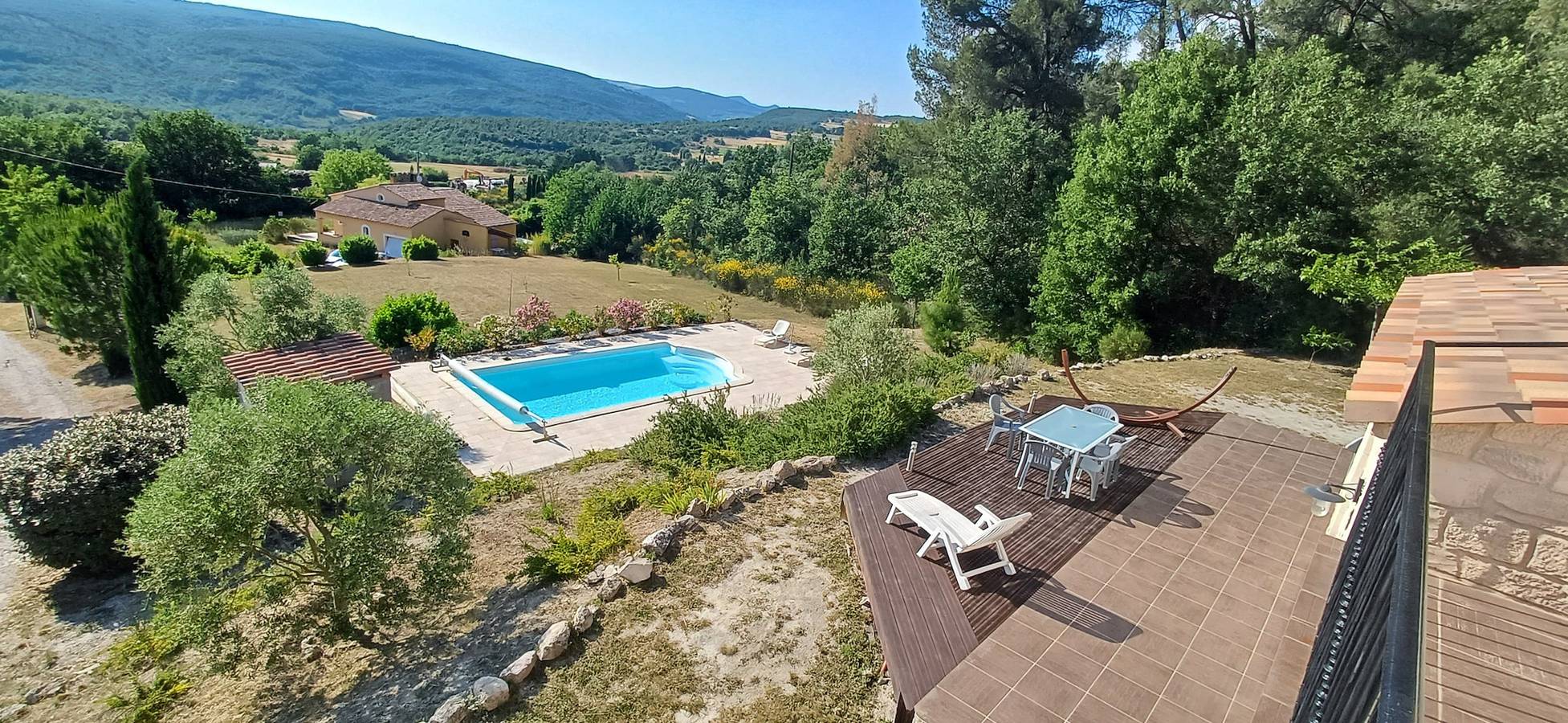 La Colline sous les étoiles in Saint-Michel-l'Observatoire, Parc naturel régional du Luberon