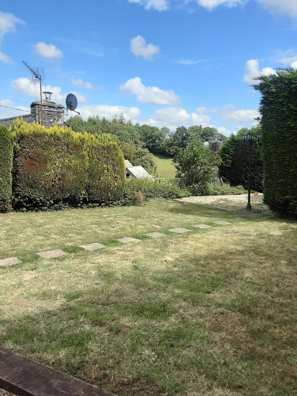 Le Gîte d’Ambre : cottage avec jardin privé et Wi-Fi à Poullaouen in Locmaria-Berrien, Région de Châteaulin
