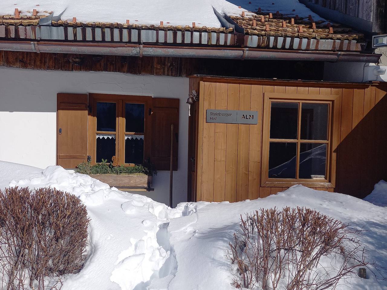Steinberger Hof Alm inkl. Chiemgau Karte - Alm 100 qm, Terrasse, Küche, 2 Schlafzimmer, Wohnzimmer, max 8 Personen in Ruhpolding, Bayerische Alpen