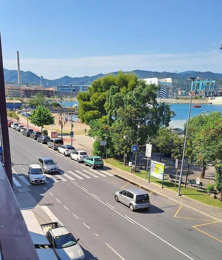 Appartamento per 4 persone, con Balcone e Terrazza nonché Panorama a Vado Ligure