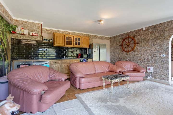 Casa de vacaciones 'Quinta Eva' con terraza privada, jardín privado y Wi-Fi in Santa Catarina, Leiria District