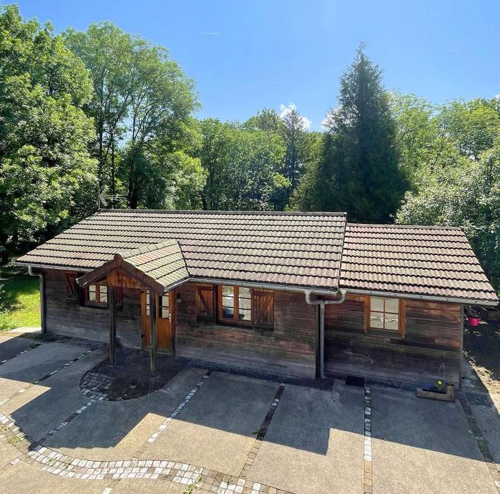 Gîte pour 6 personnes, avec Terrasse et Jardin ainsi que Piscine et Sauna dans Andelot-en-Montagne
