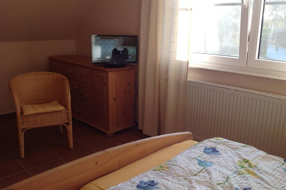 Komfortables Ferienhaus für 7 Personen mit Sauna, 110 qm, im Süden von Rügen in Halbinsel Zudar, Garz/Rügen