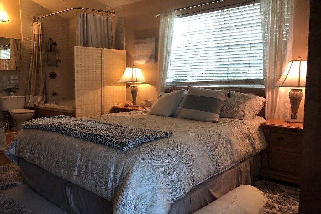 Apartment for 2 People in Los Angeles, Los Angeles County